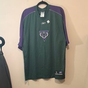 VTG y2k Milwaukee Bucks XL Reebok Men's Green and Purple shooting/warmup shirt